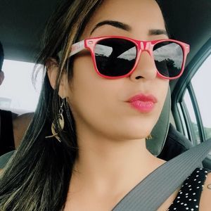 Meet your Posher, Camila